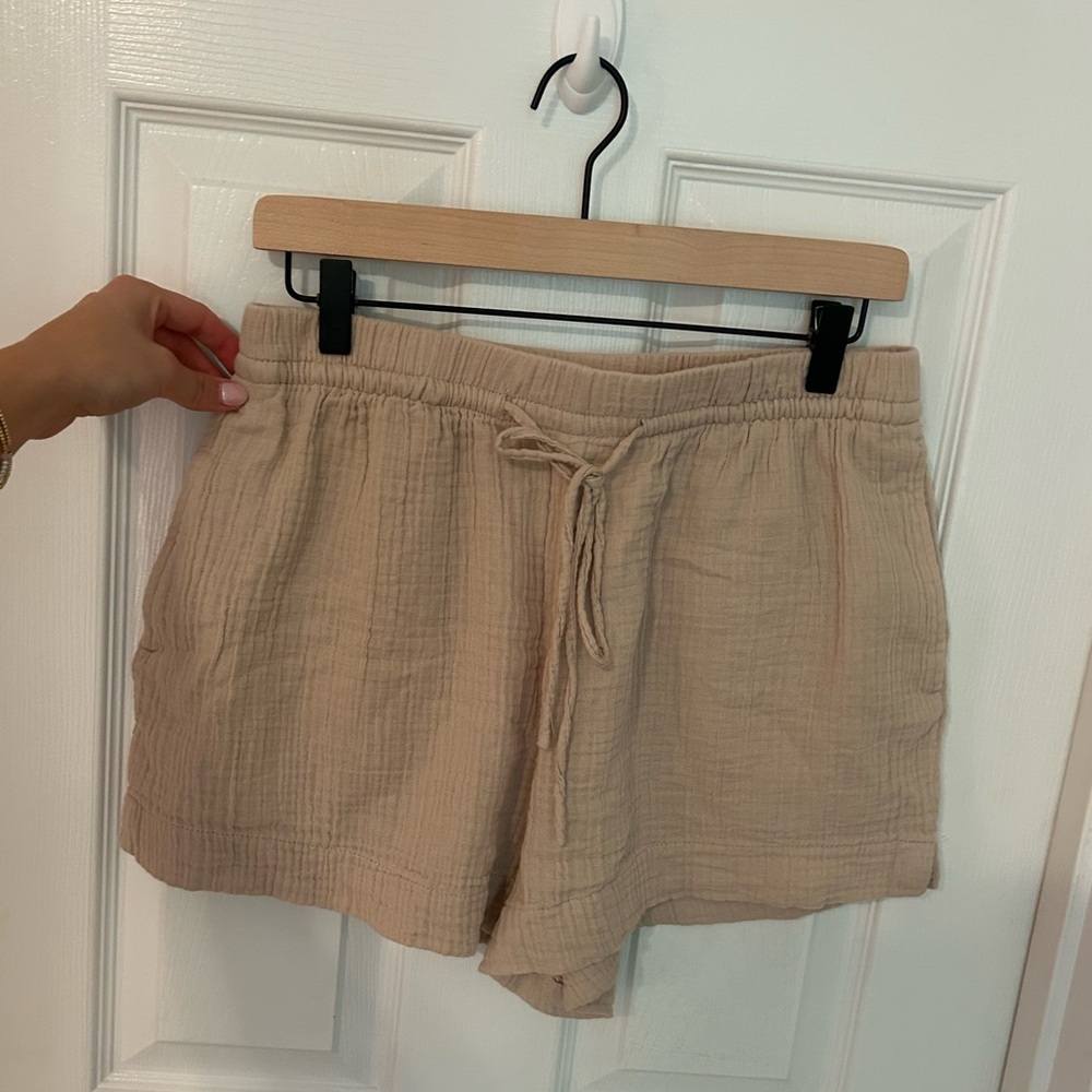 H&M High Waist Beige Shorts